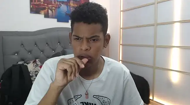 Snapshot of boylittle19cm chatting on 03/01/25, 05:49 boylittle19cm online show from 03/01/25, 05:49