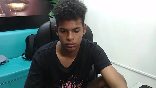 Snapshot of boylittle19cm chatting on 03/08/25, 03:45 boylittle19cm online show from 03/08/25, 03:45