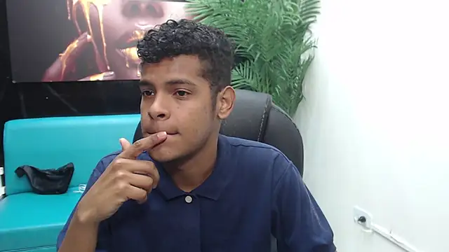 Snapshot of boylittle19cm chatting on 03/09/25, 12:31 boylittle19cm online show from 03/09/25, 12:31