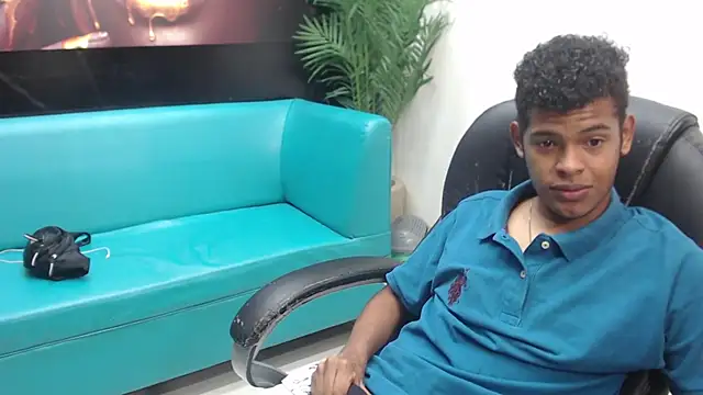 Snapshot of boylittle19cm chatting on 03/13/25, 12:35 boylittle19cm online show from 03/13/25, 12:35