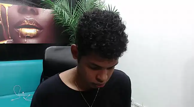 Snapshot of boylittle19cm chatting on 03/20/25, 12:32 boylittle19cm online show from 03/20/25, 12:32