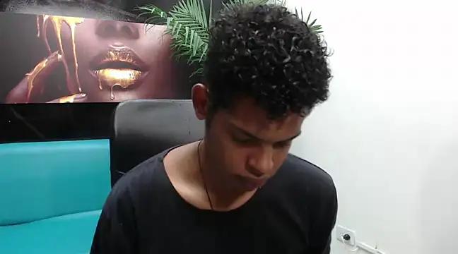 Snapshot of boylittle19cm chatting on 03/21/25, 12:17 boylittle19cm online show from 03/21/25, 12:17