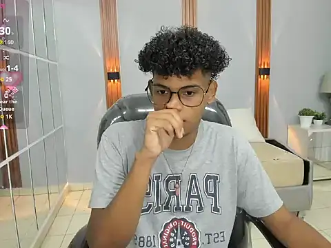 Snapshot of boylittle19cm chatting on 09/09/25, 12:26 boylittle19cm online show from 09/09/25, 12:26