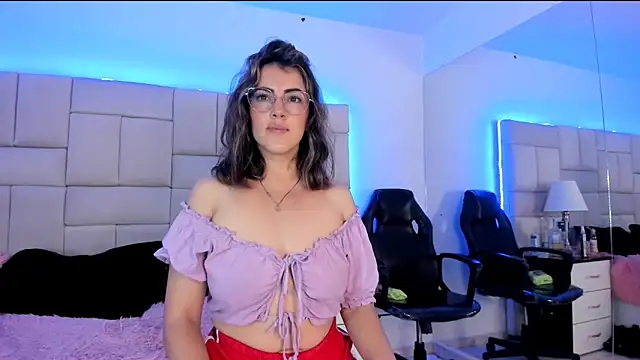 Snapshot of IsisLoveyes_ chatting on 03/14/25, 11:53 IsisLoveyes online show from 03/14/25, 11:53