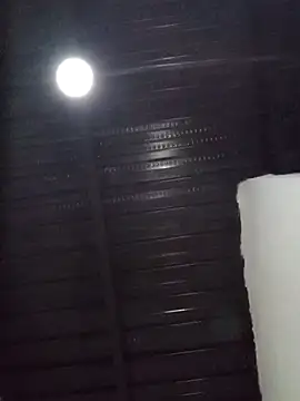 Snapshot of KarameloVzla chatting on 11/08/25, 02:12 KarameloVzla online show from 11/08/25, 02:12