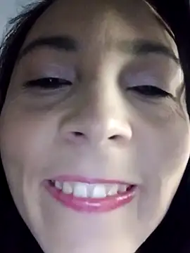 Snapshot of KarameloVzla chatting on 11/09/25, 02:32 KarameloVzla online show from 11/09/25, 02:32