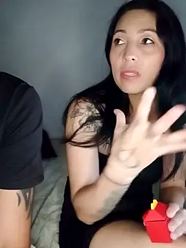 Snapshot of KarameloVzla chatting on 12/02/25, 02:50 KarameloVzla online show from 12/02/25, 02:50