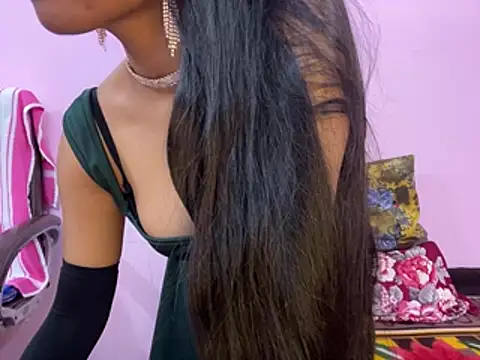 Snapshot of roshni-5 chatting on 12/20/24, 02:30 roshni-5 online show from 12/20/24, 02:30