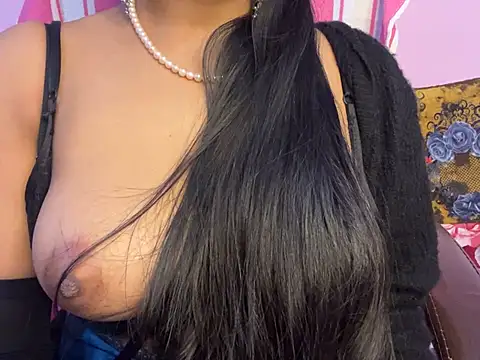 Snapshot of roshni-5 chatting on 01/14/25, 01:47 roshni-5 online show from 01/14/25, 01:47