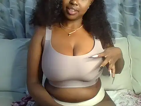 Snapshot of Chocolate_queen2 chatting on 01/17/25, 06:04 Chocolate queen2 online show from 01/17/25, 06:04