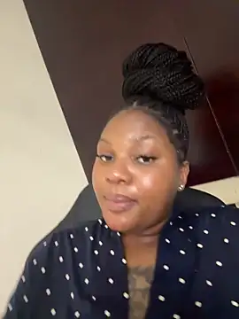 Snapshot of Renee-18 chatting on 03/16/25, 04:30 Renee-18 online show from 03/16/25, 04:30