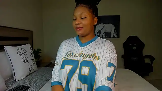 Renee-18 online show from 11/24/25, 10:20