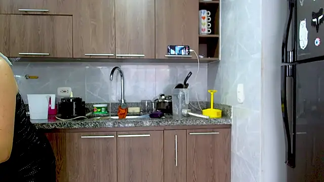 Snapshot of adan_eva960 chatting on 12/10/24, 06:17 adan eva960 online show from 12/10/24, 06:17