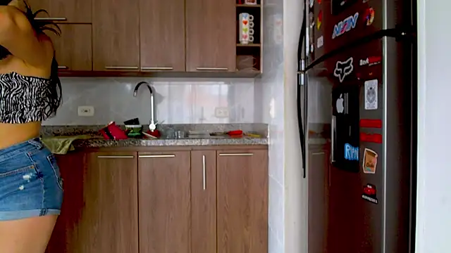 Snapshot of adan_eva960 chatting on 12/20/24, 04:04 adan eva960 online show from 12/20/24, 04:04