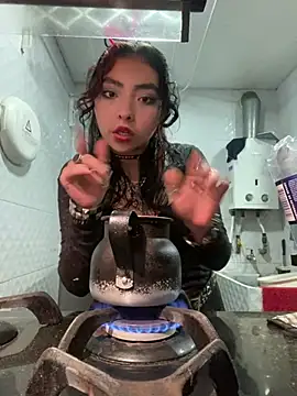 Snapshot of _Gothiccbitch_ chatting on 12/21/24, 07:03  Gothiccbitch  online show from 12/21/24, 07:03