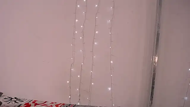 Mia  reys online show from 12/29/24, 04:40