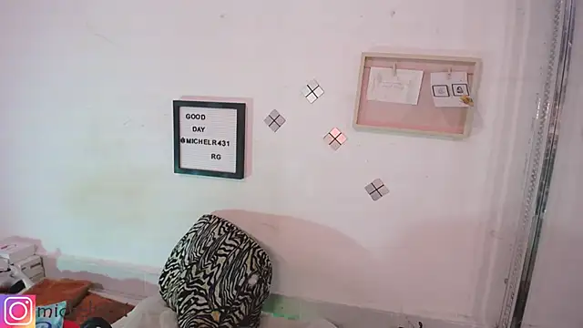 Mia  reys online show from 09/21/25, 01:13