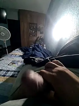 Snapshot of GILBERTHOR92 chatting on 11/25/25, 06:35 GILBERTHOR92 online show from 11/25/25, 06:35