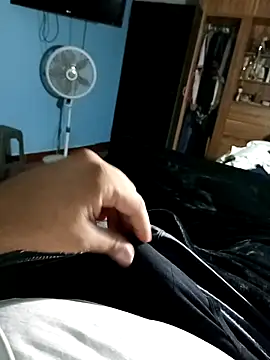 Snapshot of GILBERTHOR92 chatting on 01/06/26, 05:33 GILBERTHOR92 online show from 01/06/26, 05:33