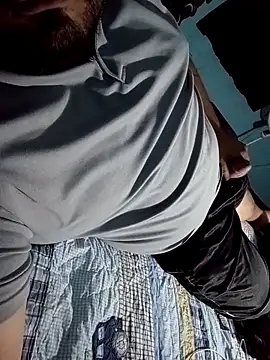 Snapshot of GILBERTHOR92 chatting on 01/07/26, 04:37 GILBERTHOR92 online show from 01/07/26, 04:37