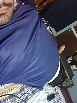 Snapshot of GILBERTHOR92 chatting on 02/04/26, 05:57 GILBERTHOR92 online show from 02/04/26, 05:57