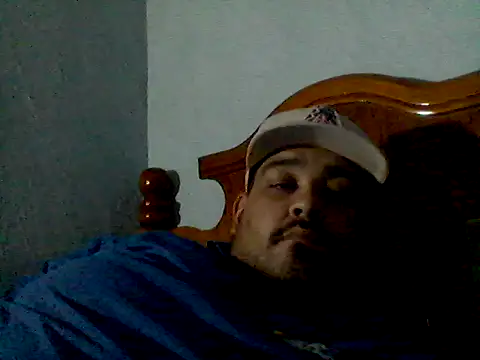 Snapshot of GILBERTHOR92 chatting on 02/14/26, 05:04 GILBERTHOR92 online show from 02/14/26, 05:04