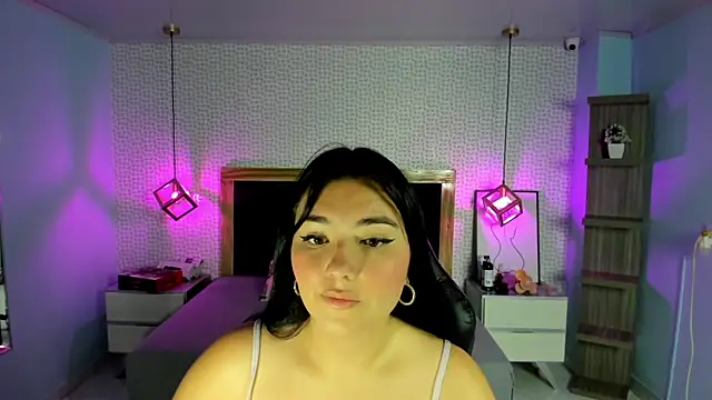 Snapshot of delilaquinn chatting on 03/20/25, 12:11 delilaquinn online show from 03/20/25, 12:11