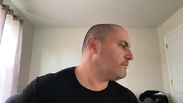 SluggishChase99 online show from 05/01/26, 09:52
