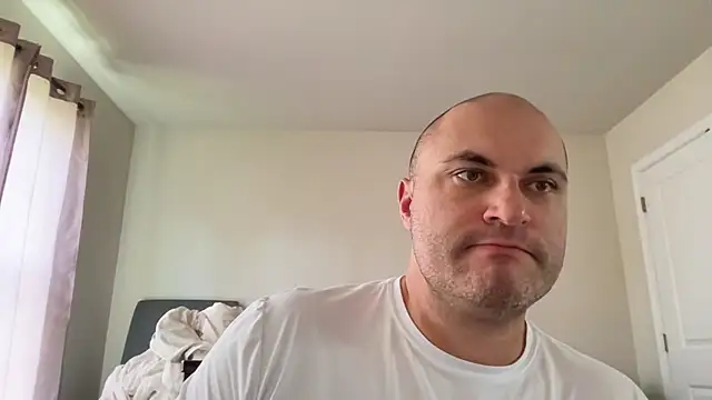 SluggishChase99 online show from 05/26/26, 04:25