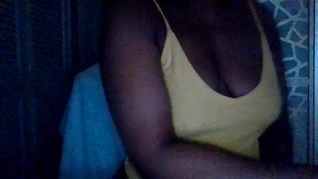 Snapshot of CaylenGee chatting on 05/17/26, 03:19 CaylenGee online show from 05/17/26, 03:19