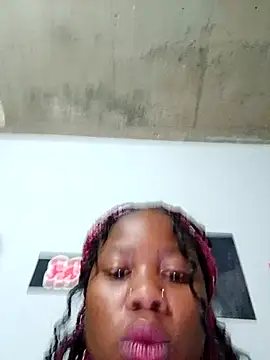 Snapshot of PerfectionBerrie chatting on 11/06/25, 09:54 PerfectionBerrie online show from 11/06/25, 09:54