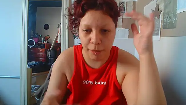 Snapshot of bbyedarling chatting on 09/21/25, 04:41 bbyedarling online show from 09/21/25, 04:41