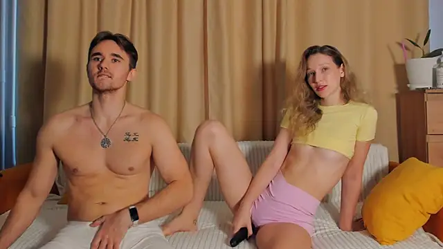 Snapshot of _Lora_Palmer chatting on 10/31/25, 10:16 Lora Palmer online show from 10/31/25, 10:16