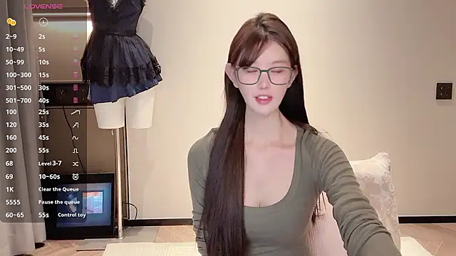 omaiiil online show from 11/01/25, 01:57