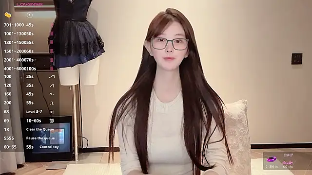 omaiiil online show from 11/02/25, 01:57