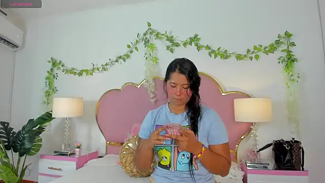 EmmaCrush online show from 09/17/25, 08:54