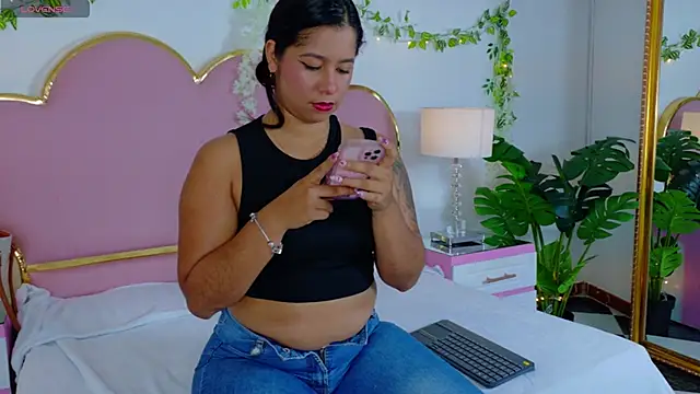 EmmaCrush online show from 10/21/25, 08:31