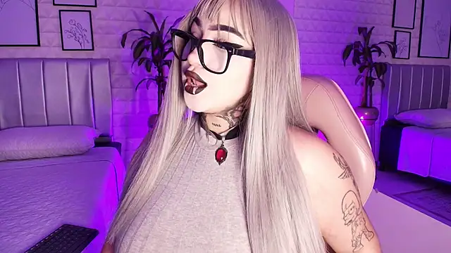 bella-green online show from 09/17/25, 07:37