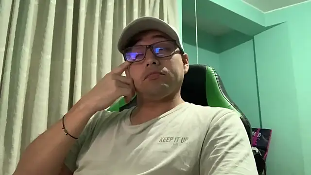 Snapshot of Allen_ibe chatting on 05/18/26, 04:40 Allen ibe online show from 05/18/26, 04:40