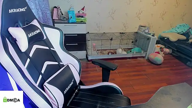 Snapshot of Crazy_forest_fairy chatting on 02/08/26, 04:49 Crazy forest fairy online show from 02/08/26, 04:49