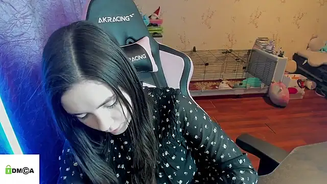 Snapshot of Crazy_forest_fairy chatting on 02/13/26, 02:35 Crazy forest fairy online show from 02/13/26, 02:35