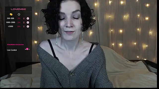 Snapshot of TinaWince chatting on 12/13/24, 08:09 TinaWince online show from 12/13/24, 08:09