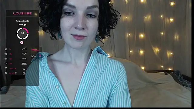 Snapshot of TinaWince chatting on 12/19/24, 08:13 TinaWince online show from 12/19/24, 08:13