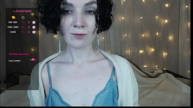 Snapshot of TinaWince chatting on 01/05/25, 08:00 TinaWince online show from 01/05/25, 08:00