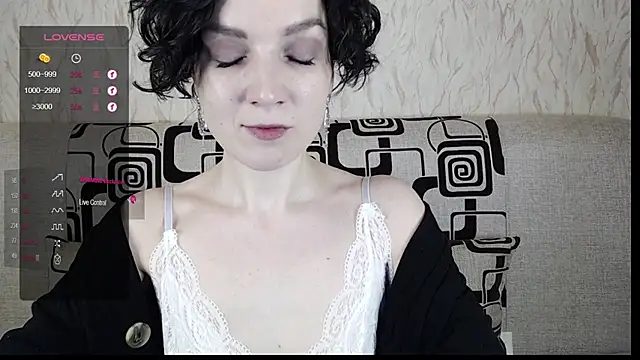 Snapshot of TinaWince chatting on 02/26/25, 05:42 TinaWince online show from 02/26/25, 05:42