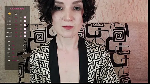 Snapshot of TinaWince chatting on 03/16/25, 11:49 TinaWince online show from 03/16/25, 11:49