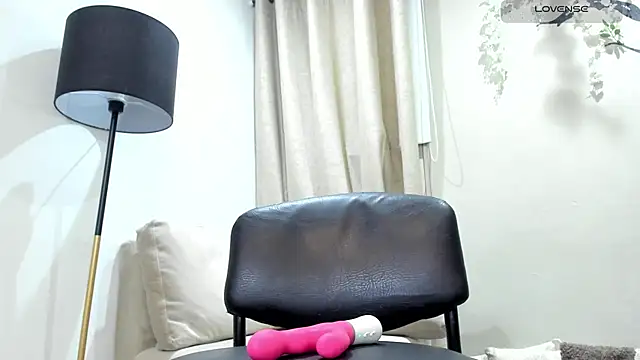  alaiasmile  online show from 04/21/26, 01:42