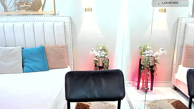  alaiasmile  online show from 04/27/26, 07:23