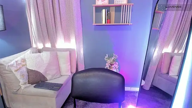 Snapshot of _alaiasmile_ chatting on 06/19/26, 07:17 alaiasmile online show from 06/19/26, 07:17