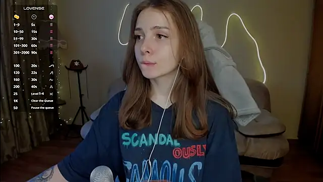 Kami kam online show from 02/21/25, 02:06